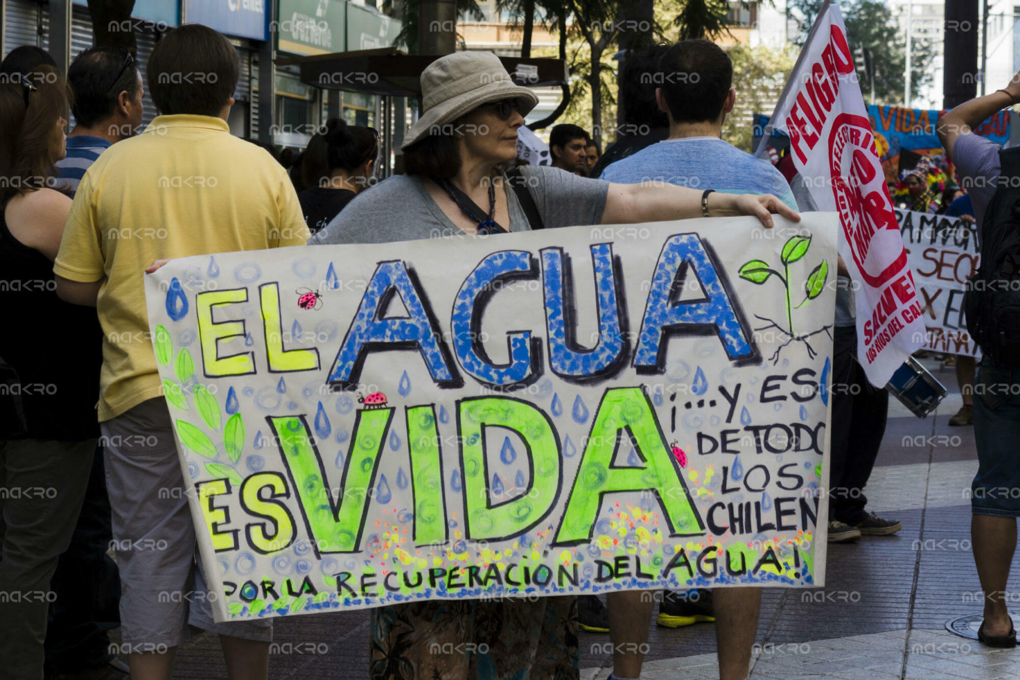 Más de 300 personas asisten a marcha por el agua Agencia Makro