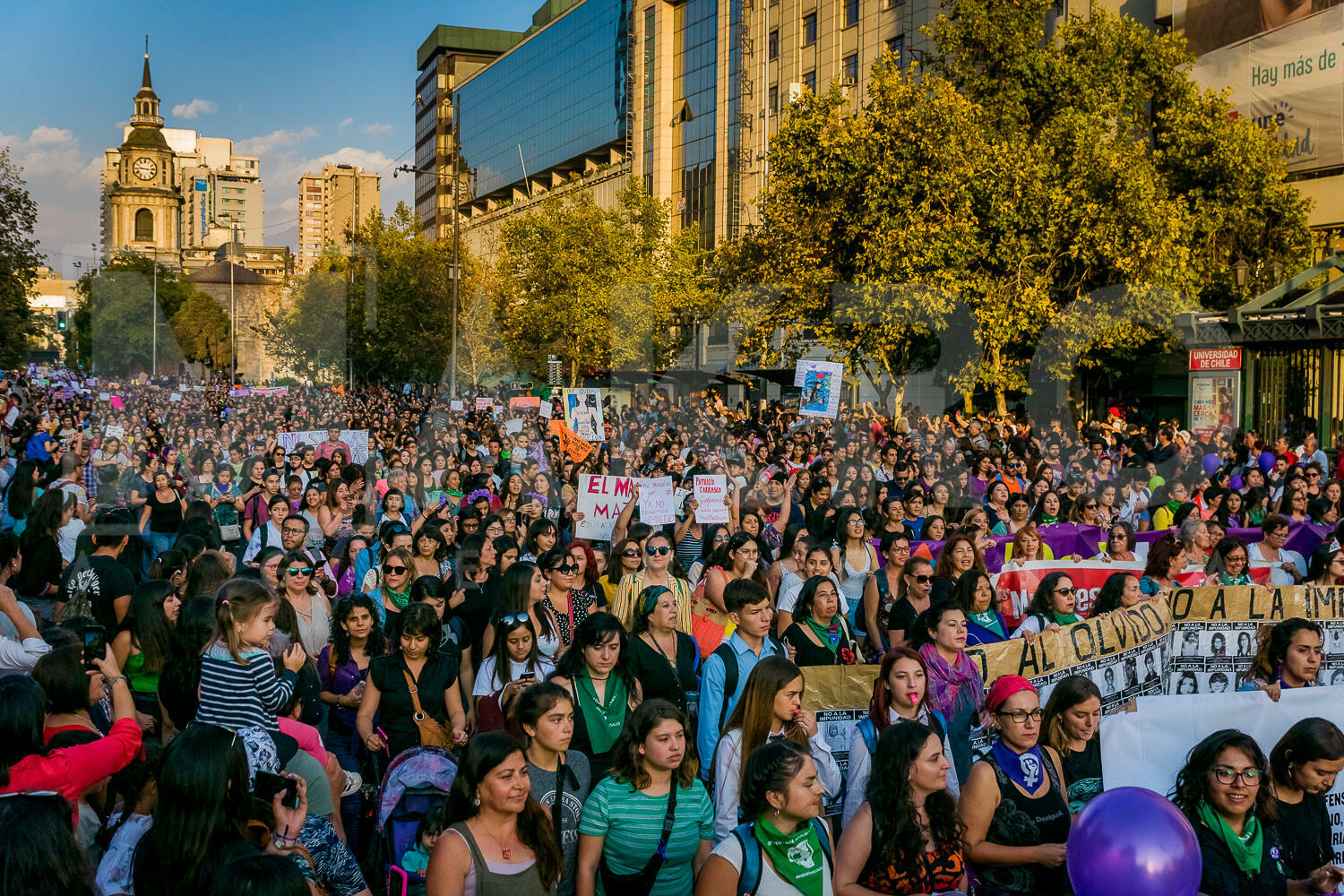 Histórica marcha del Día de la Mujer reunió alrededor de 400 mil