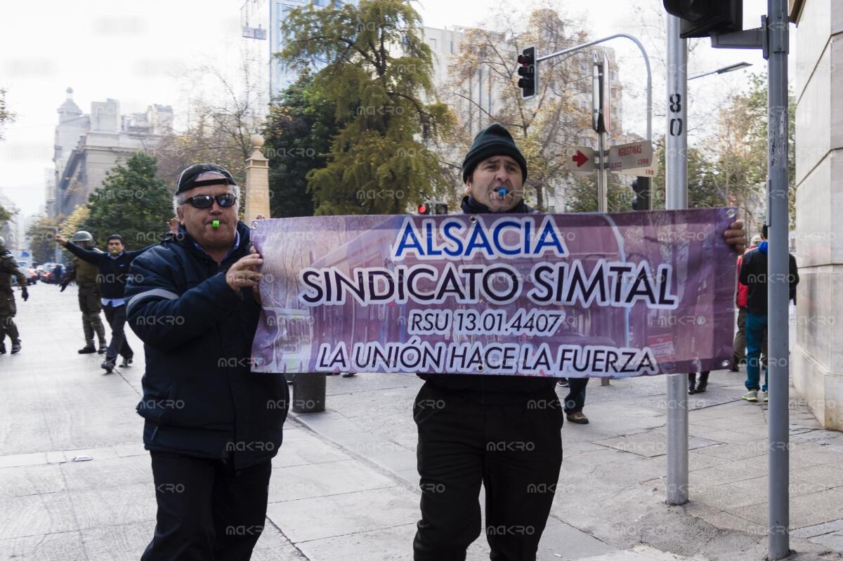 Imágenes de la huelga del operador del Transantiago