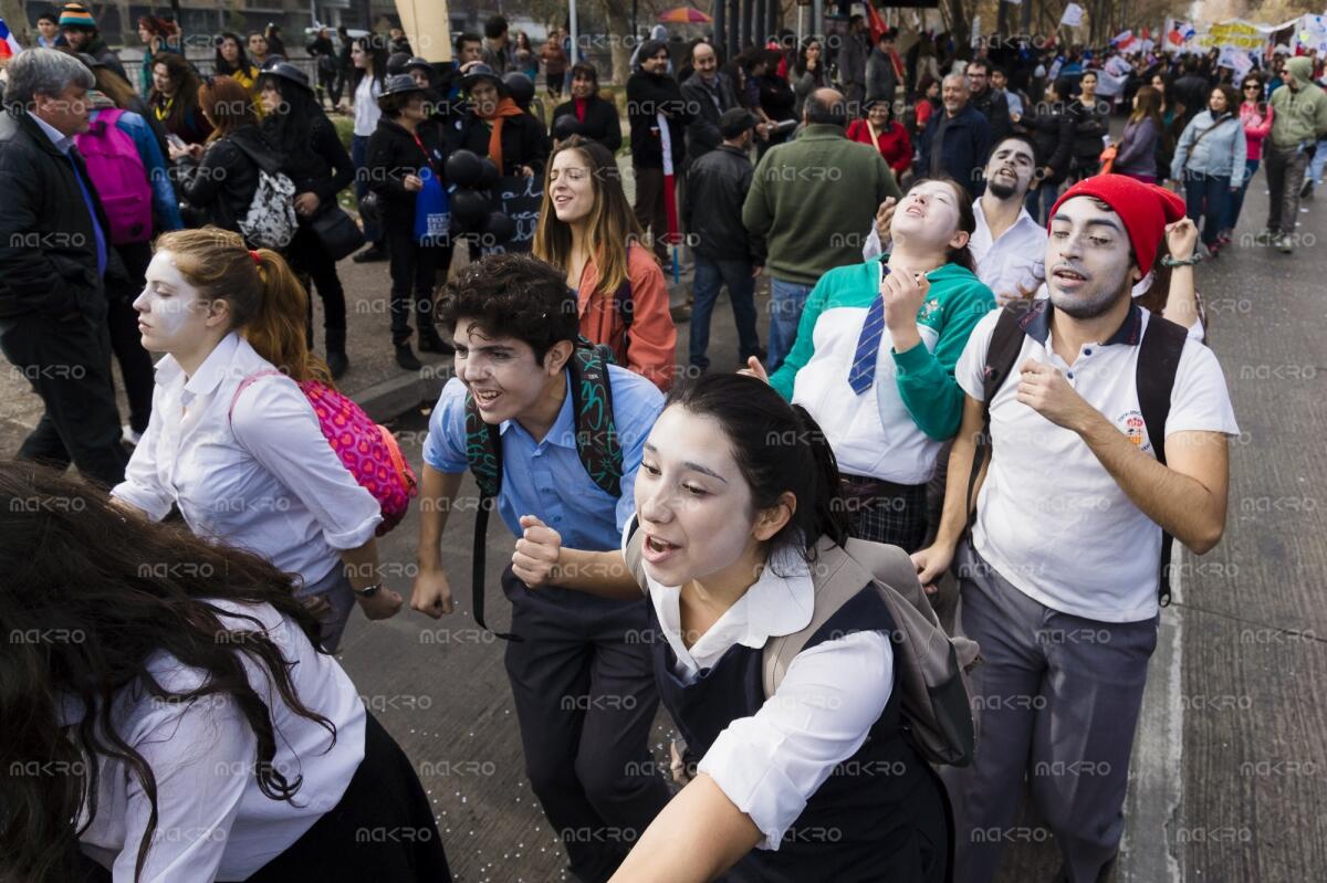 Galería de Images de la marcha en contra de la Carrera Docente            