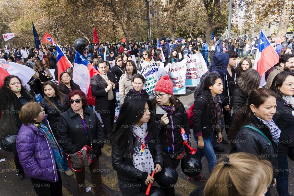 Galería de Images de la marcha en contra de la Carrera Docente           