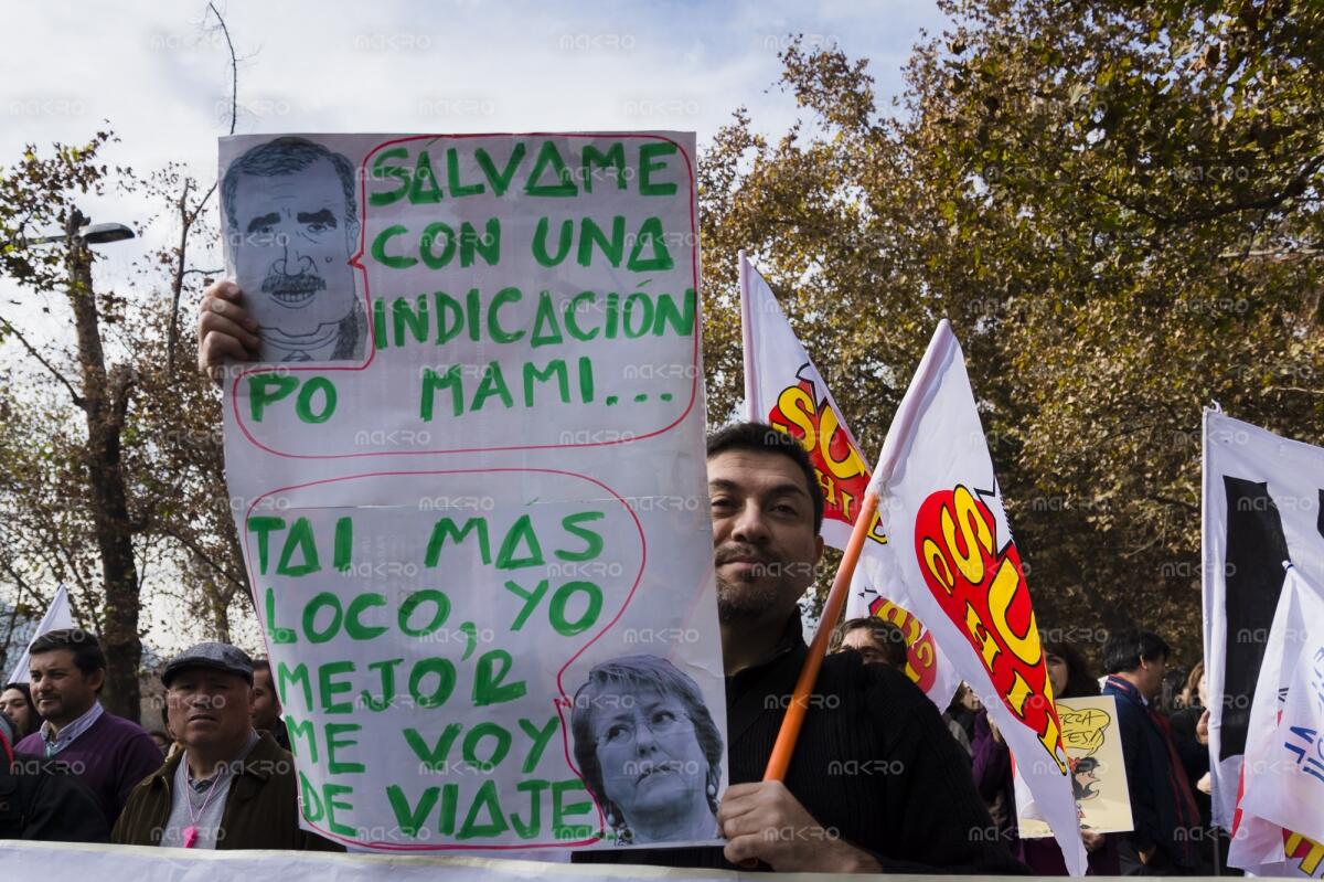 Galería de Images de la marcha en contra de la Carrera Docente       