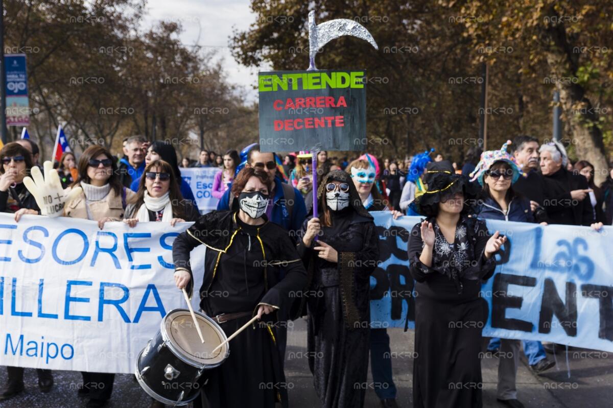 Galería de Images de la marcha en contra de la Carrera Docente     