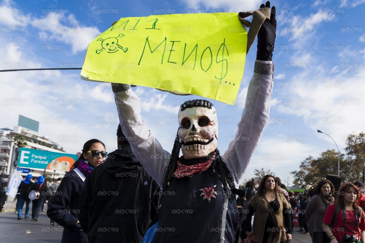 Galería de Images de la marcha en contra de la Carrera Docente 