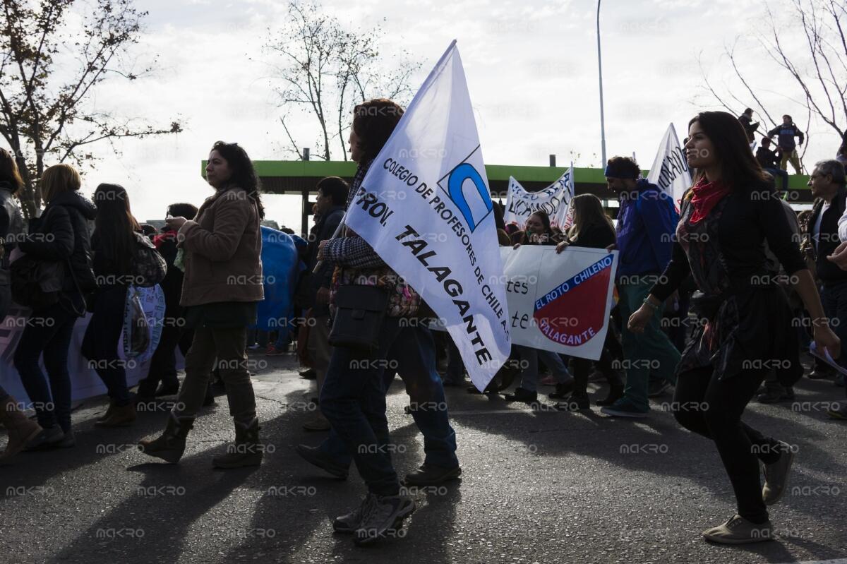 Galería de Images de la marcha en contra de la Carrera Docente                     