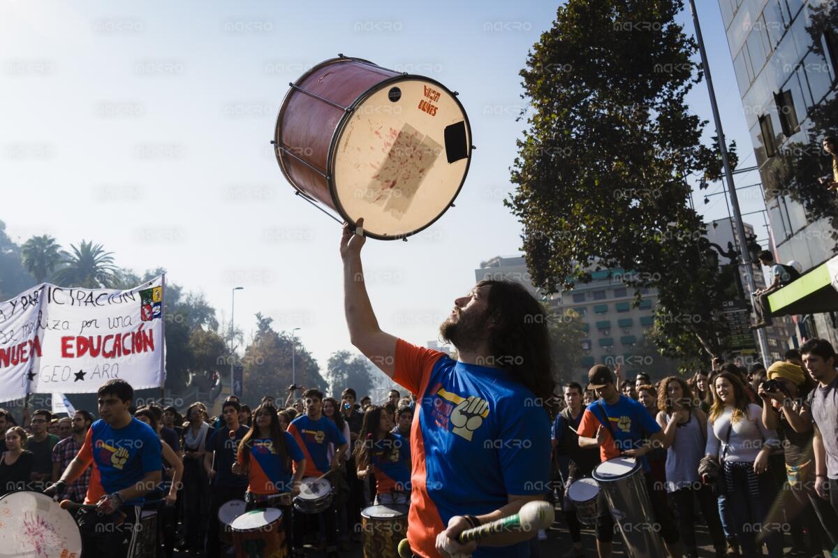 Galería de la marcha estudiantil “Que Chile decida”