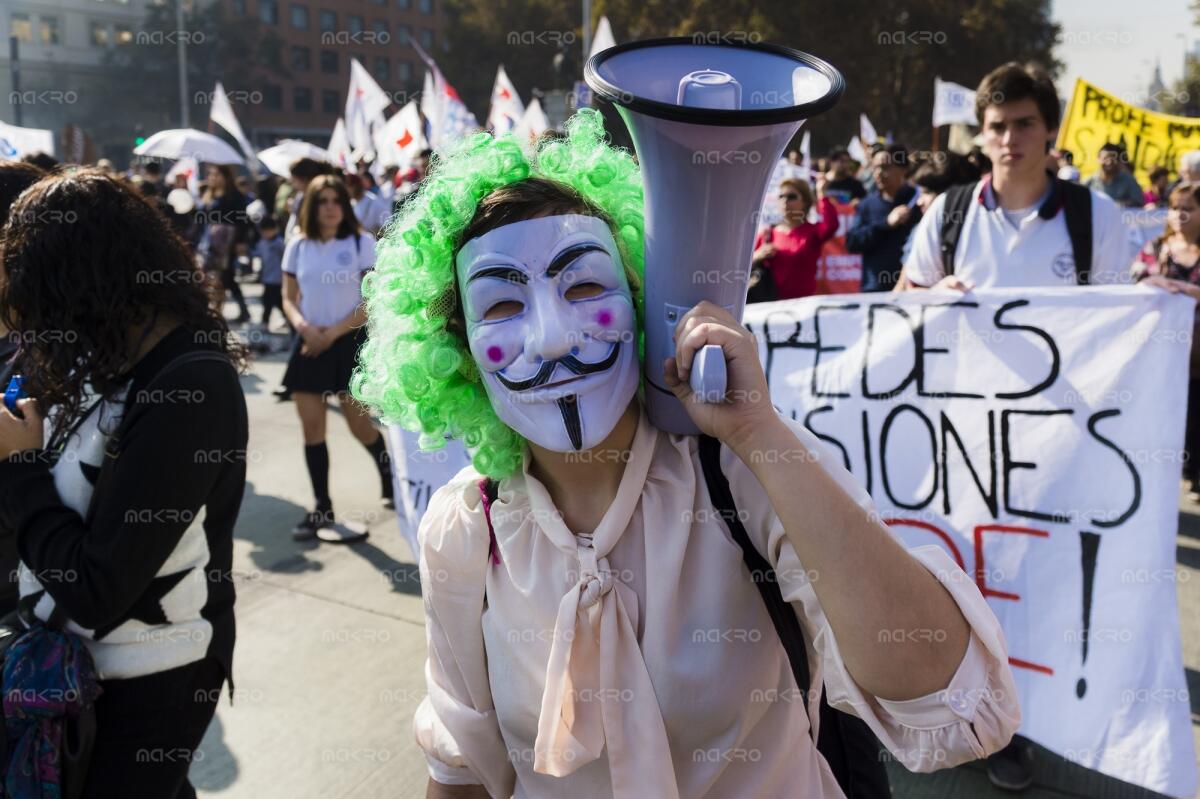 Galería de la marcha estudiantil “Que Chile decida”