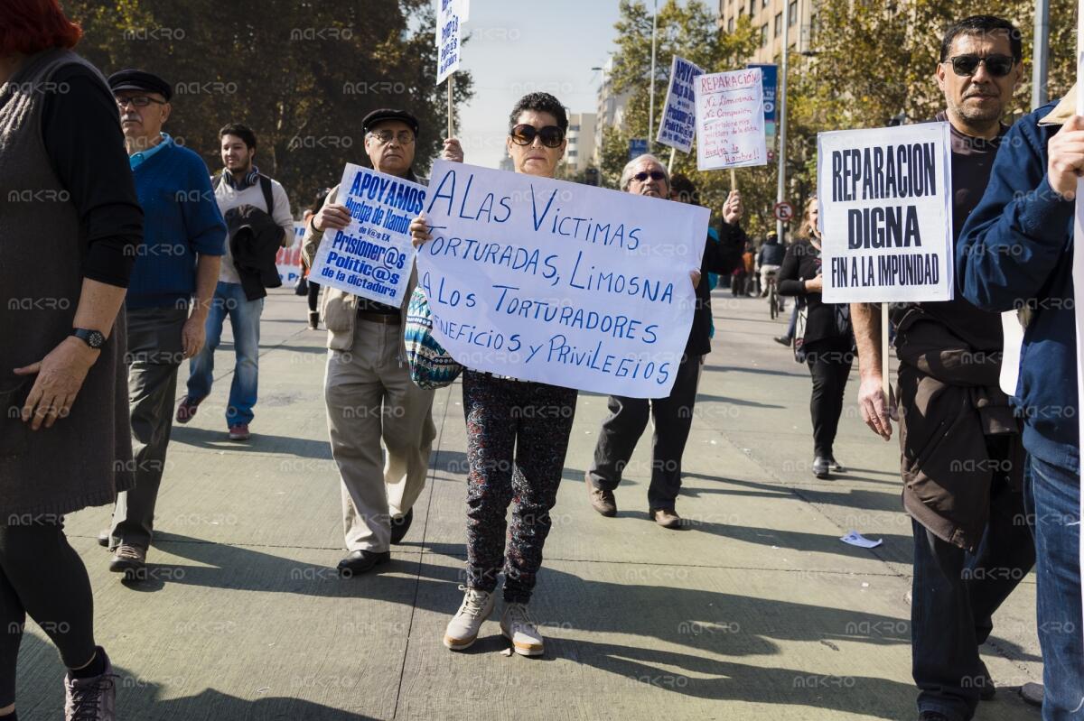 Galería de la marcha estudiantil “Que Chile decida”