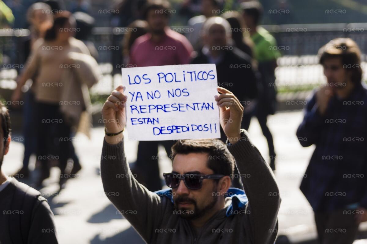 Galería de la marcha estudiantil “Que Chile decida”