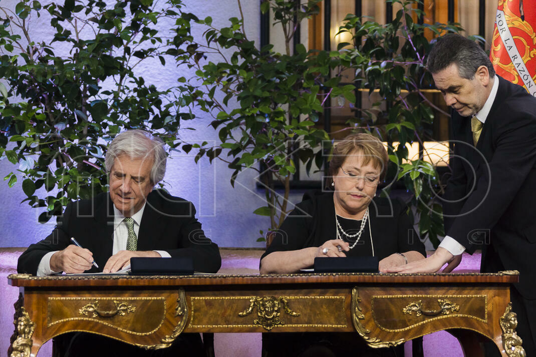 Presidenta Bachelet recibe a Mandatario de Uruguay en visita oficial