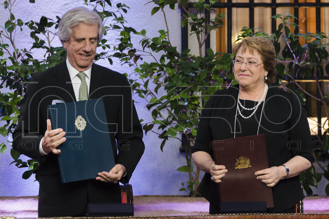 Presidenta Bachelet recibe a Mandatario de Uruguay en visita oficial