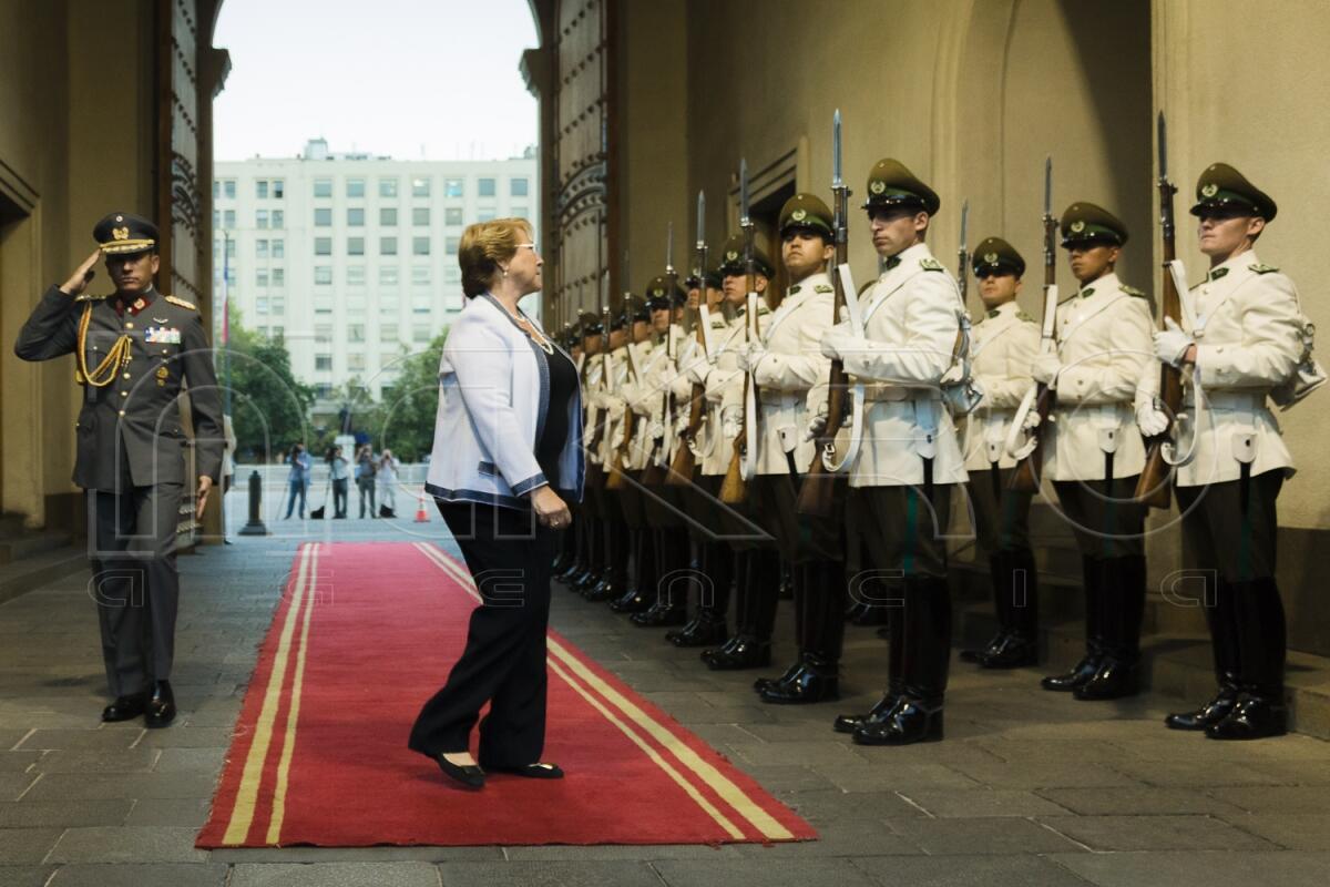 Presidenta Bachelet vuelve de vacaciones