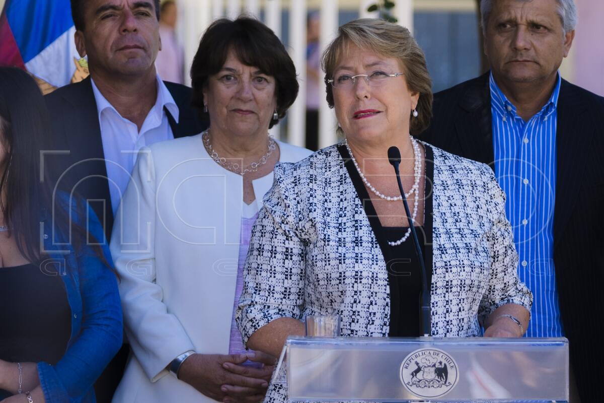 Visita Presidenta a liceo en Melipilla