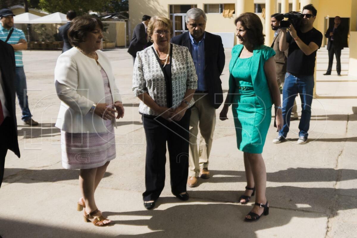 Visita Presidenta a liceo en Melipilla