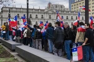 Incidentes en La Moneda entre partidarios y detractores de marcha de camioneros