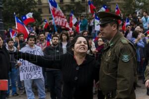 Incidentes en La Moneda entre partidarios y detractores de marcha de camioneros